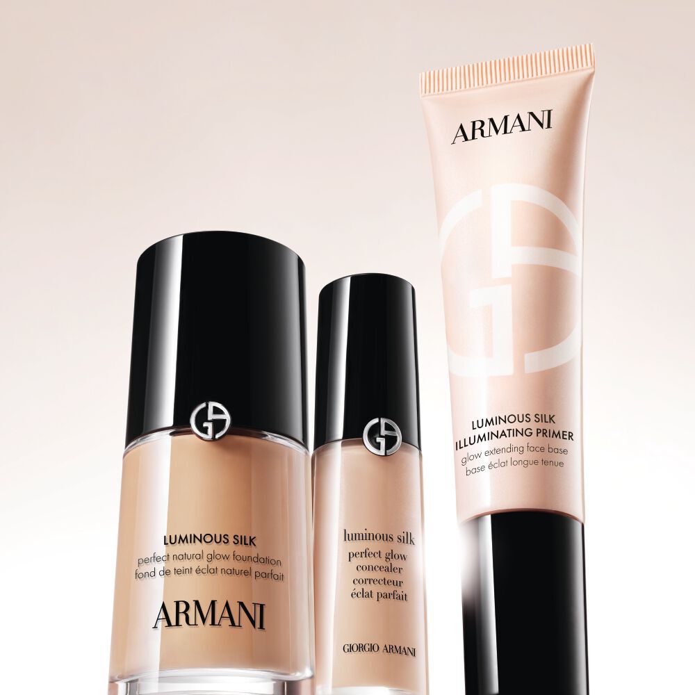 Discover the perfect glow trio composed of LUMINOUS SILK ILLUMINATING PRIMER, LUMINOUS SILK CONCEALER and LUMINOUS SILK FOUNDATION for ultimate blendability, limitless versatility, made-to-measure glow.
